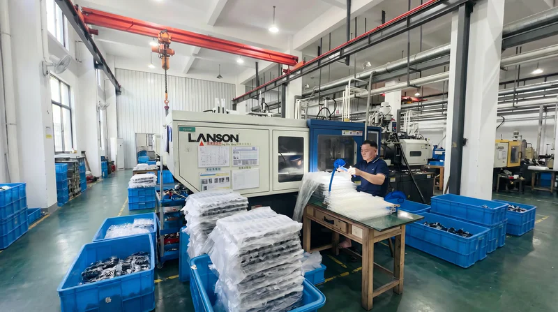 HONGYI team coordinating an overseas custom part project in English